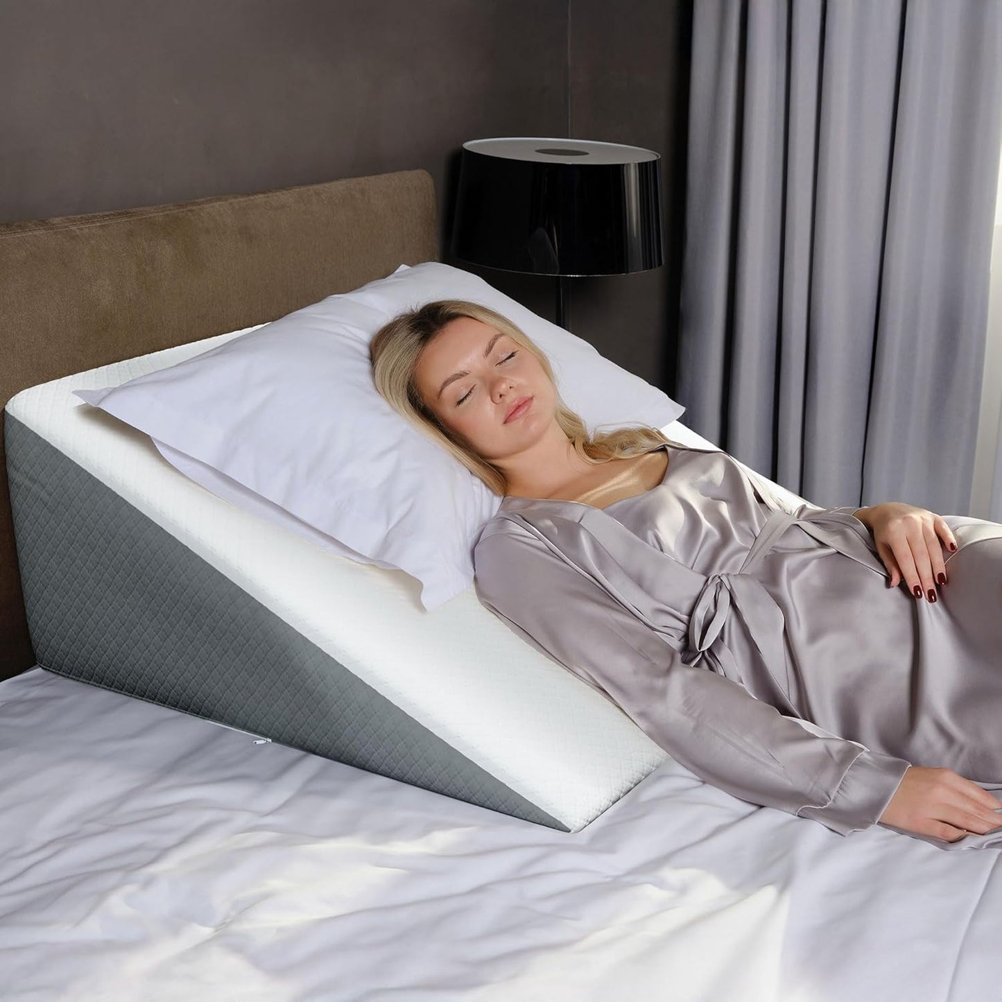 Kӧlbs Reading Wedge Pillow Chic Gray and White Jacquard Cover Back Pillow for Bed Sitting Up, Cushion with Arms for TV Book Gaming Dorm Rooms, Backrest